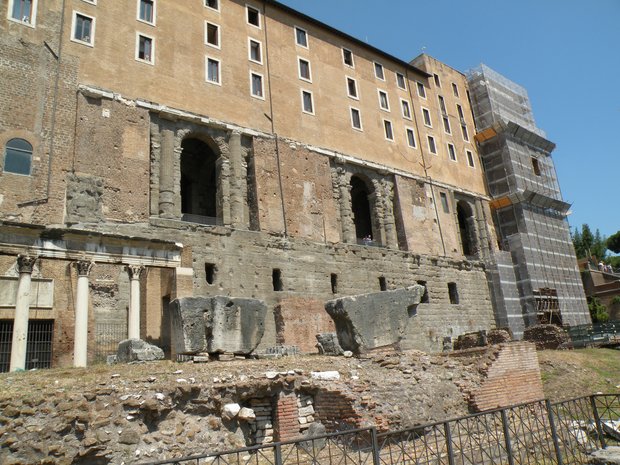  tabularium vu de l'extérieur
